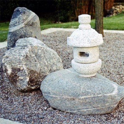 Granitlaterne Misaki