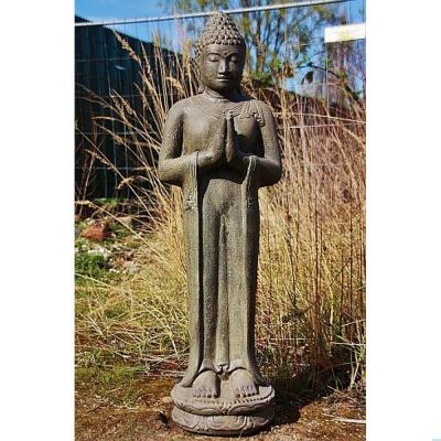 Steinfigur stehender Buddha Begr&uuml;&szlig;ungshaltung  