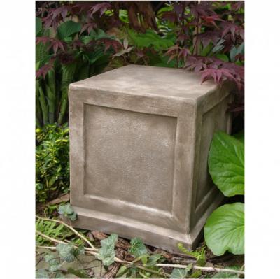 Elegante klassische S&auml;ule aus Steinguss   