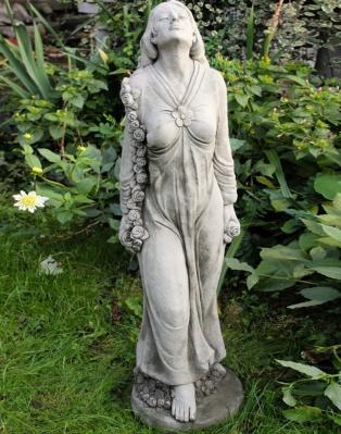 Steinfigur Rosenm&auml;dchen H&ouml;he ca. 109 cm