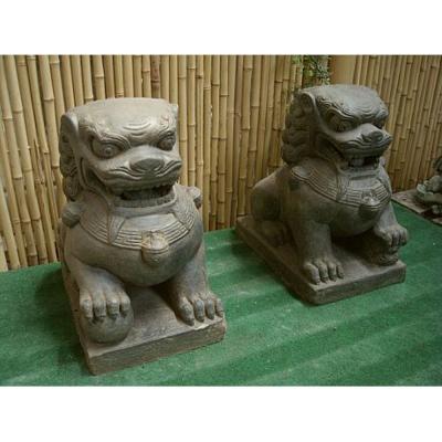 Tempell&ouml;wen aus Steinguss